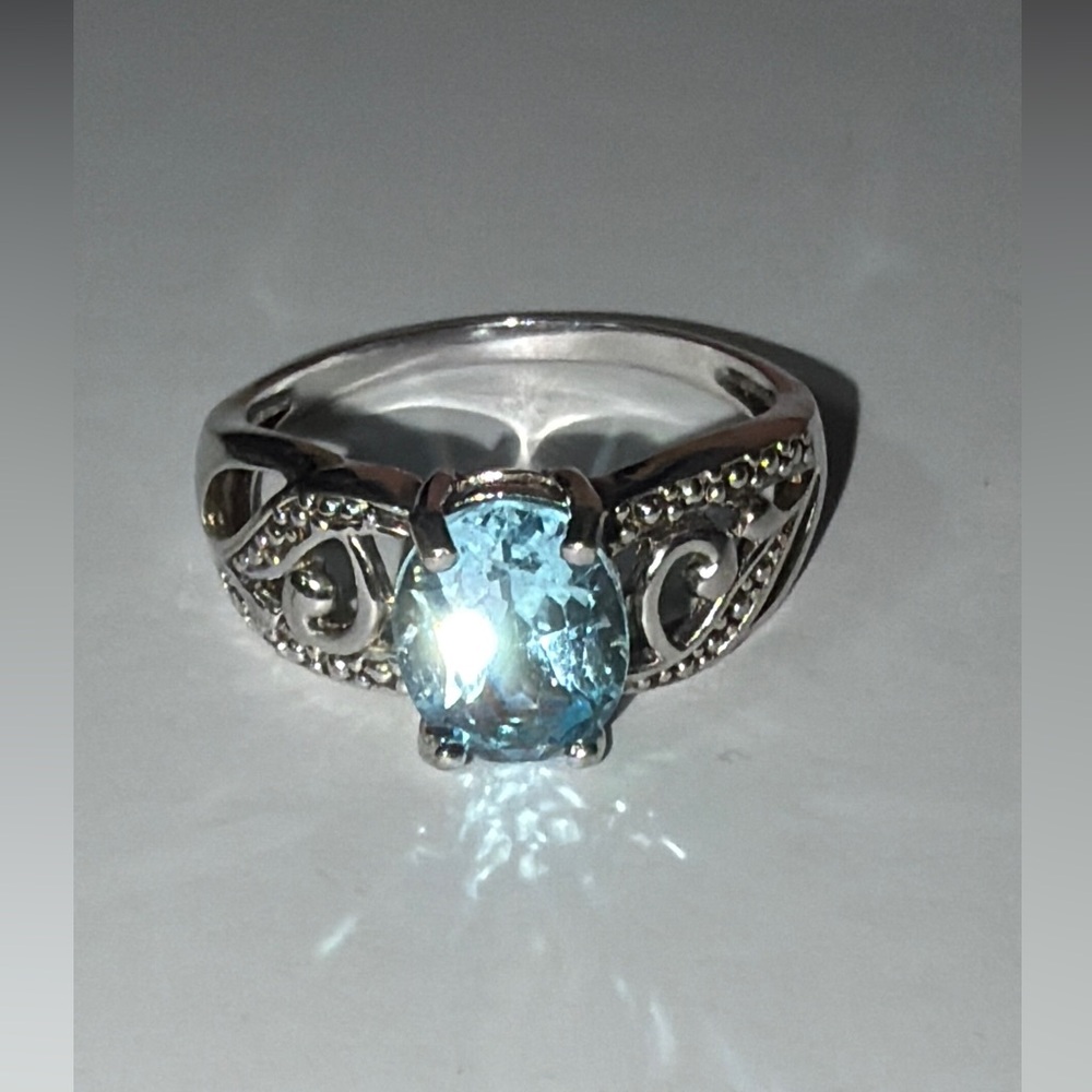Vintage Sterling Silver Ring Blue Stone.